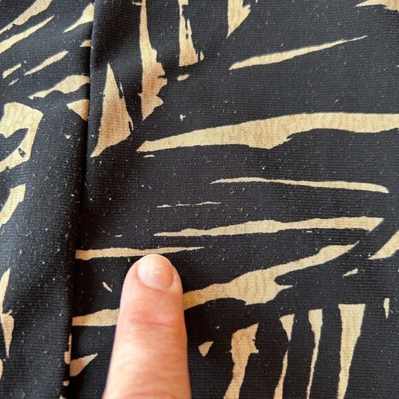 🌼5for $25🌼 Chaps flowy knee high skirt. Size Medium. Used. - Picture 4 of 5